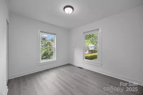 Bedroom - 207 Eden St, Davidson, NC 28036 photo 1 of 2