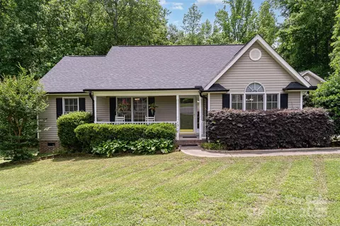 1318 Candlewood Dr, Gastonia, NC 28052
