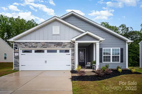 107 S Sina St, Troutman, NC 28166