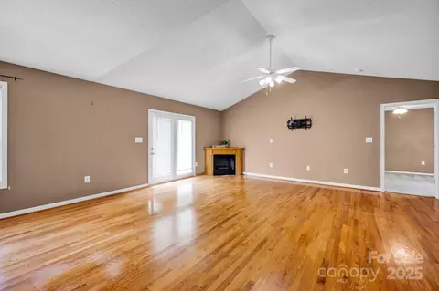 5678 Cedar Run Dr, Denver, NC 28037 photo 4