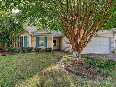 7523 Starvalley Dr, Charlotte, NC 28210