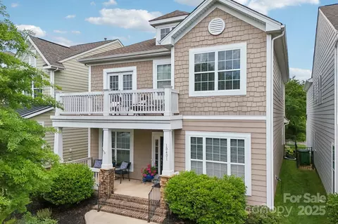 10401 Royal Winchester Dr, Charlotte, NC 28277