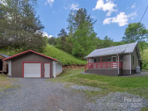 280 Noland Dr, Clyde, NC 28721