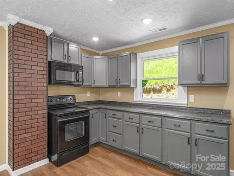 280 Noland Dr, Clyde, NC 28721 photo 12