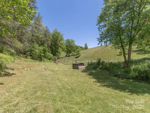 280 Noland Dr, Clyde, NC 28721 photo 9