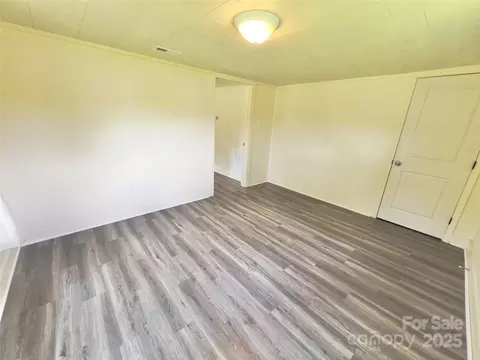 Living - 2482 E Nc 10 Hwy, Conover, NC 28613 photo 3 of 4