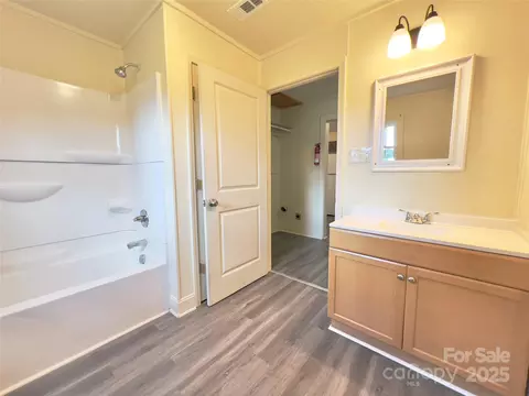 Bath - 2482 E Nc 10 Hwy, Conover, NC 28613 photo 2 of 2