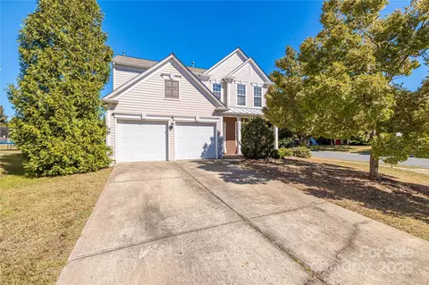 2802 Azalea Hills Dr, Charlotte, NC 28262