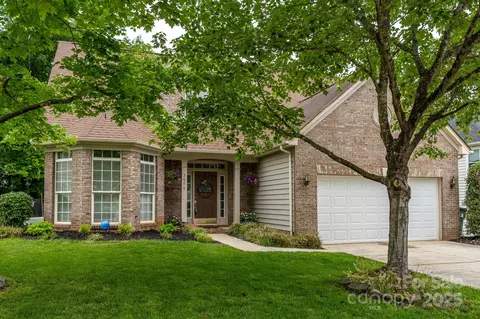 5656 Cambridge Bay Dr, Charlotte, NC 28269