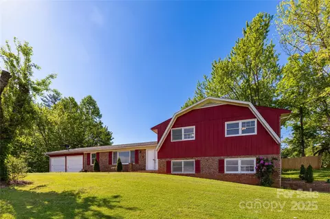 67 Old Turkey Creek Rd, Leicester, NC 28748