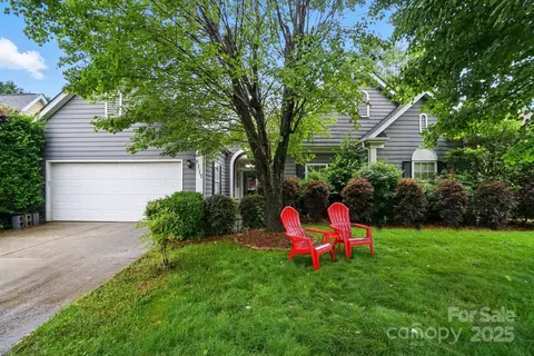6717 Bickham Ln, Charlotte, NC 28269