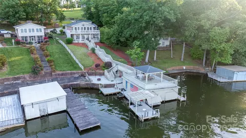 24264 Strand Dr, Albemarle, NC 28001