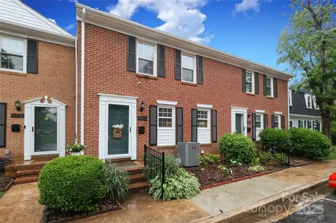 8306 Knights Bridge Rd, Charlotte, NC 28210
