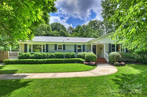 901 Scaleybark Rd, Charlotte, NC 28209