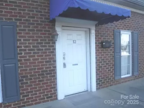 12 W 5th Ave, Lexington, NC 27292