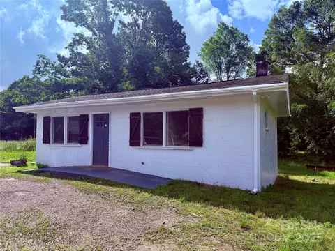 2634 E Greenbriar Rd, Statesville, NC 28625