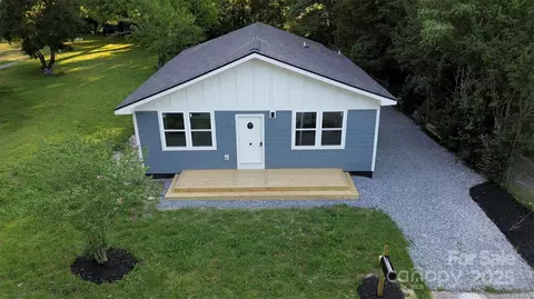 300 Center St, Thomasville, NC 27360