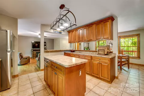 Kitchen - 211 Natural Trl, Sylva, NC 28779 photo 4 of 5
