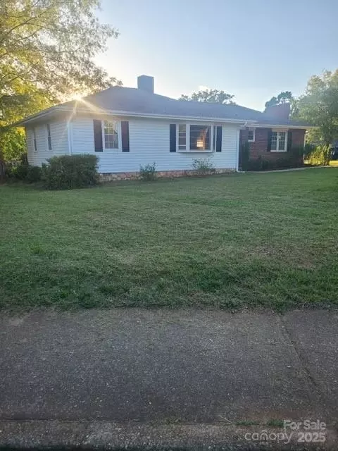520 Lucerne Dr, Spartanburg, SC 29302