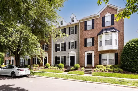 15623 Sir Charles Pl, Charlotte, NC 28277