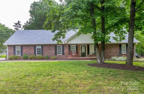 1610 Ford St, Charlotte, NC 28216