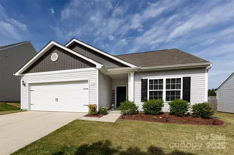 7315 Amberly Hills Rd, Charlotte, NC 28215