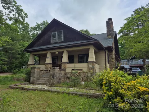 4 Three Dove Rd, Candler, NC 28715