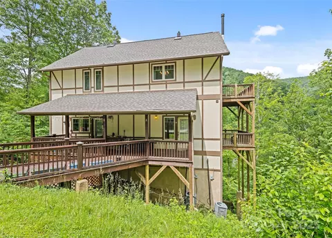 20 Lila Ln # A, Clyde, NC 28721