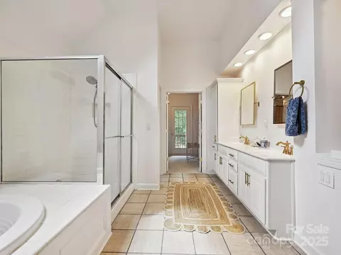Bath - 18419 Dembridge Dr, Davidson, NC 28036 photo 3 of 6
