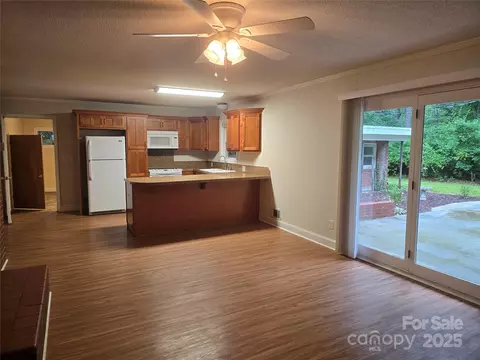 Living - 520 Crestview Dr, Albemarle, NC 28001 photo 5 of 5