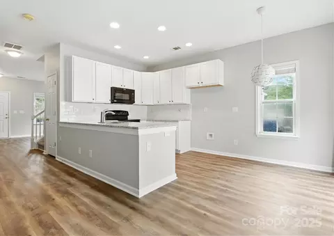 236 Azteca Dr, Matthews, NC 28104
