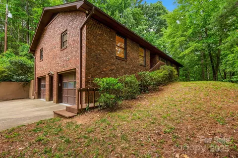 137 Flynn Branch Rd, Asheville, NC 28804