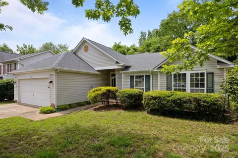 1321 Land Grant Rd, Charlotte, NC 28217