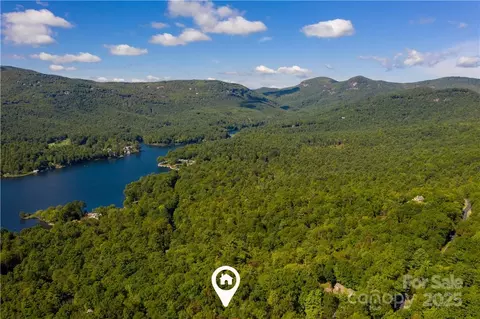 27 Hawk Mountain 27 Rd #27, Lake Toxaway, NC 28747