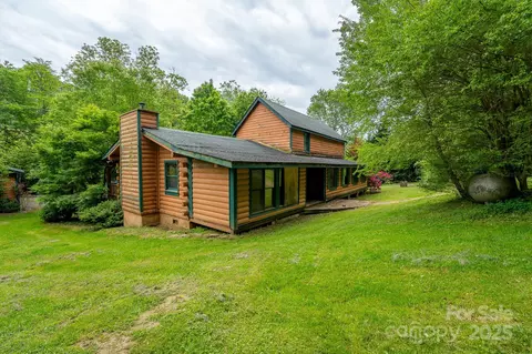 181 Settlers Ln, Waynesville, NC 28785
