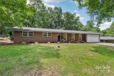 1192 Carolyn Dr, Albemarle, NC 28001