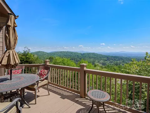 167 Country Ridge Rd, Laurel Park, NC 28739
