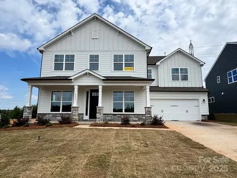 8692 Acadia Pkwy, Sherrills Ford, NC 28673