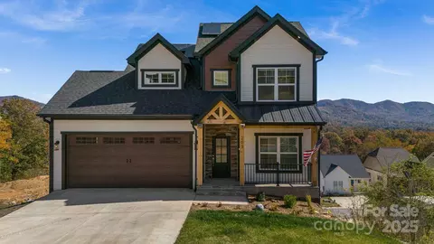 203 Boleyn Dr, Black Mountain, NC 28711