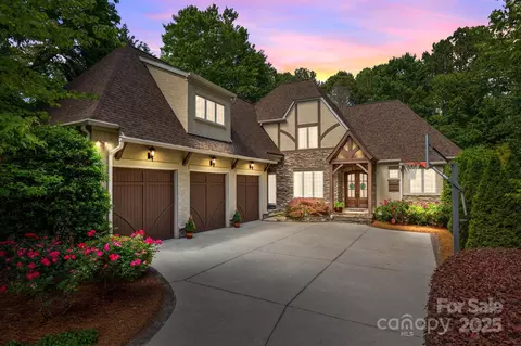 104 Golden Bell Ct, Mooresville, NC 28117