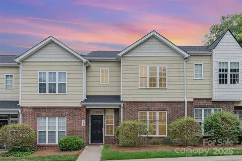4368 Yoruk Forest Ln, Charlotte, NC 28211