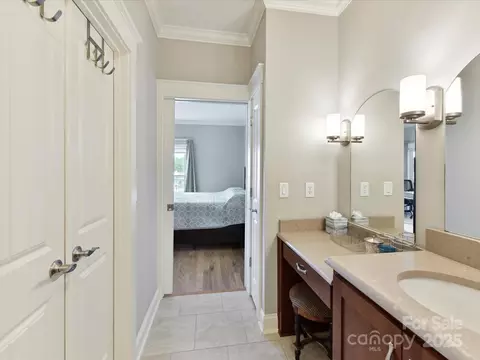 Bath - 930 Jetton St, Davidson, NC 28036 photo 3 of 6