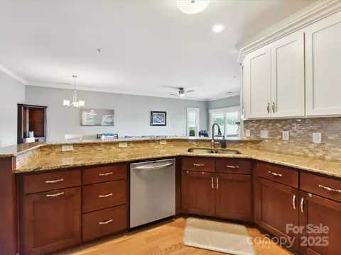 Kitchen - 930 Jetton St, Davidson, NC 28036 photo 3 of 4