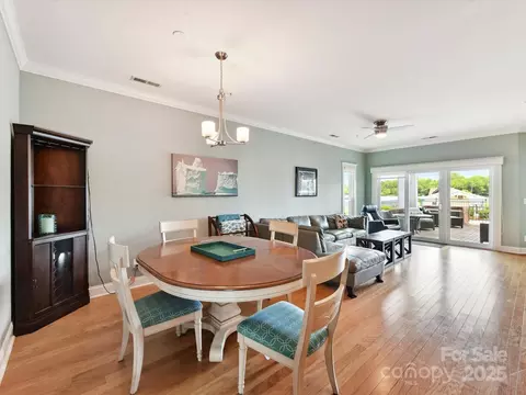 Dining - 930 Jetton St, Davidson, NC 28036 photo 1 of 2