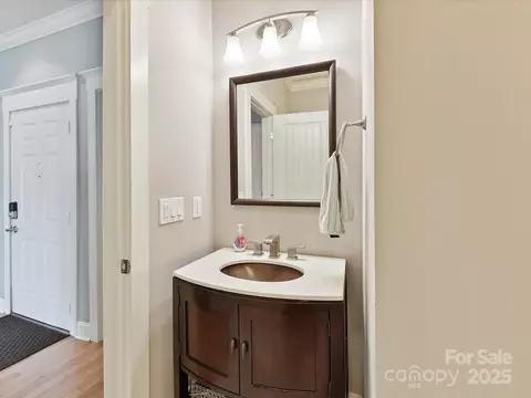 Bath - 930 Jetton St, Davidson, NC 28036 photo 5 of 6