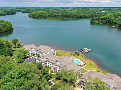 View/Area - 930 Jetton St, Davidson, NC 28036 photo 7 of 10