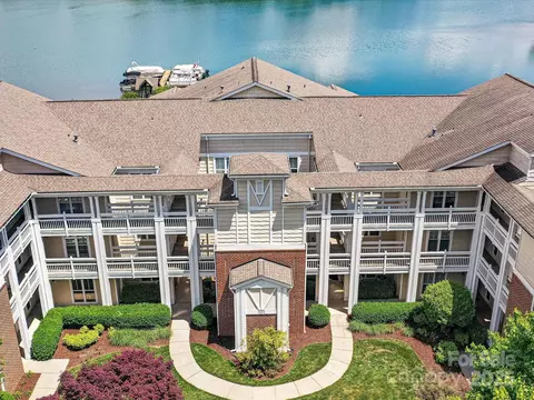 Exterior - 930 Jetton St, Davidson, NC 28036 photo 9 of 10