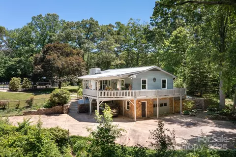 304 Big Cove Rd, Candler, NC 28715