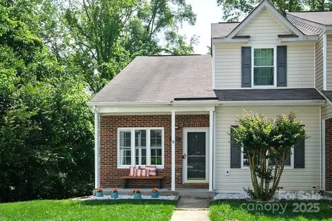 327 Wilkes Place Dr, Fort Mill, SC 29715