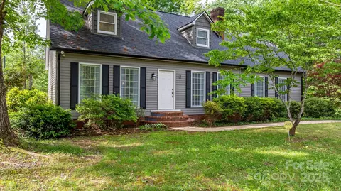 133 Solar Dr, Hudson, NC 28638